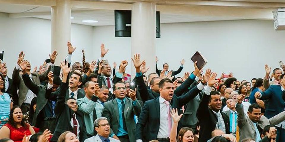 AD Perus conserva fervor pentecostal